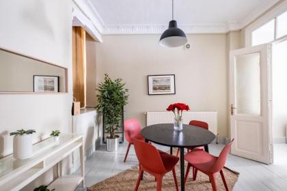 Modern Flat with Central Location in Beyoglu - image 20