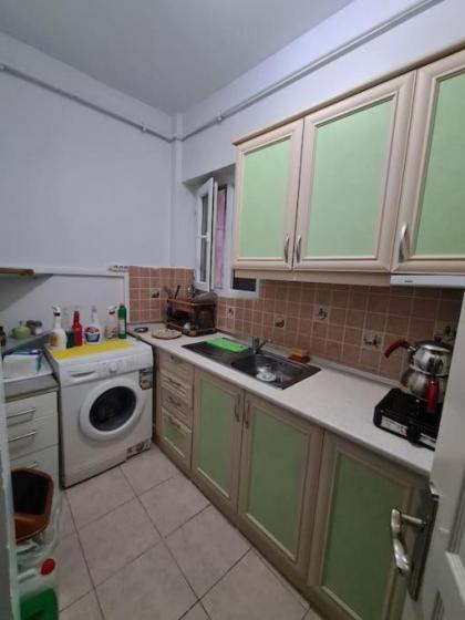 In a Central Place Cosy Flat - image 12