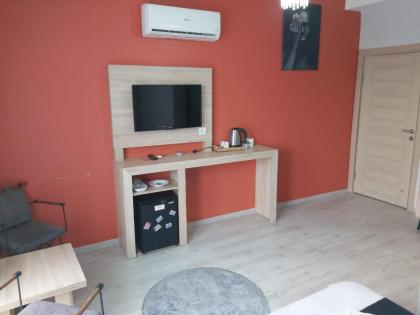 Palace Suit Hotel - image 21