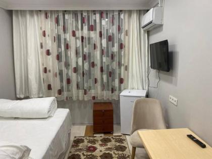 A Beachfront Peninsula View Apartment in Karaköy - image 17