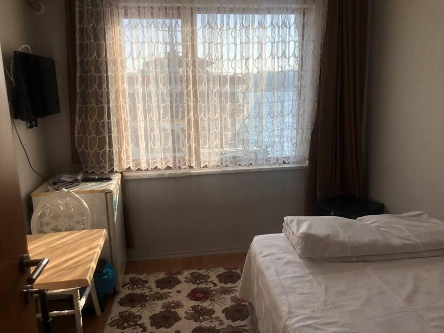 A Beachfront Peninsula View Apartment in Karaköy - image 4