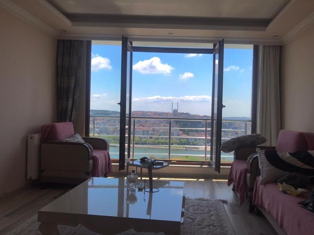 Golden horn view apartment - image 3