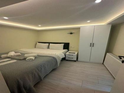 Loren Home 1