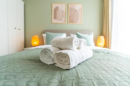 Modern Stylish 2br Apt Near Eyp Sultan Mosque - image 7