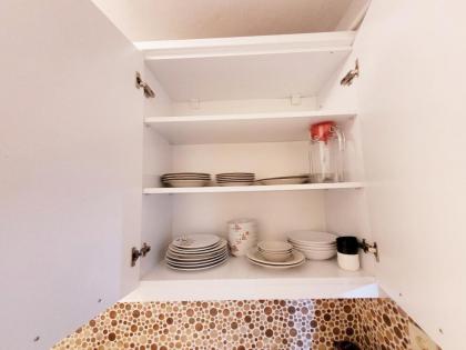 Spacious 3br Retreat Modern Comfort - image 19