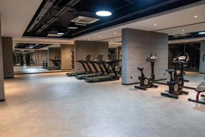 Modern Apt With City Views - Central Location - image 25