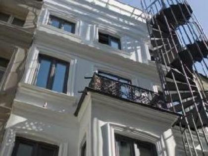 I'zaz Lofts