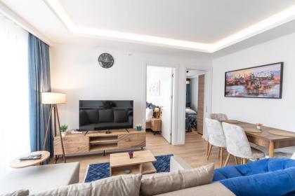 Trendy 2br Stylish Vibrant Area