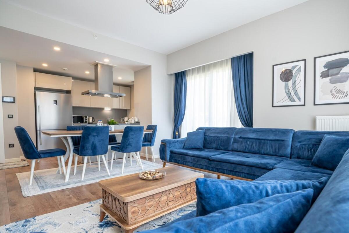 Stylish Retreat Cozy 2br Apt - main image