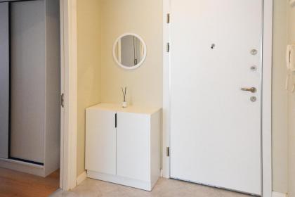 2 Br Apt Perfect Blend Of Comfort & Style - image 22