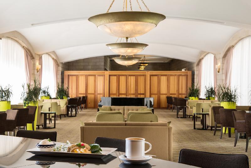 Grand Court Hotel - image 4