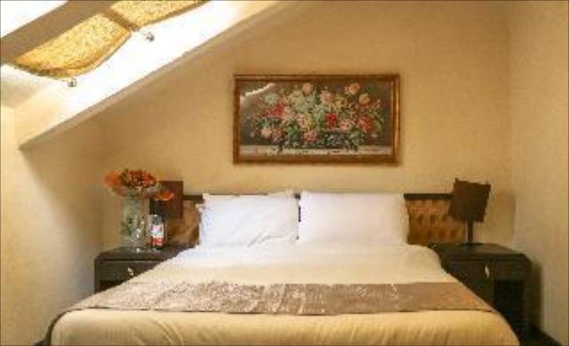 The Colony Hotel - main image