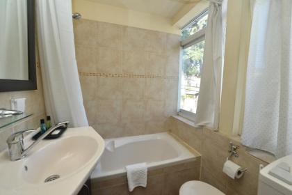 The Colony Hotel - image 10