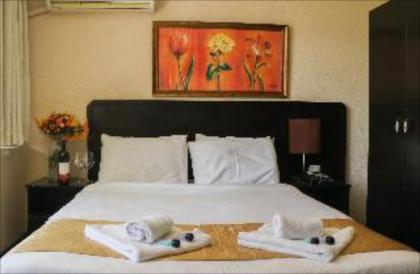 The Colony Hotel - image 17