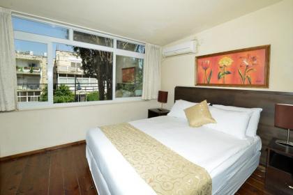 The Colony Hotel - image 20