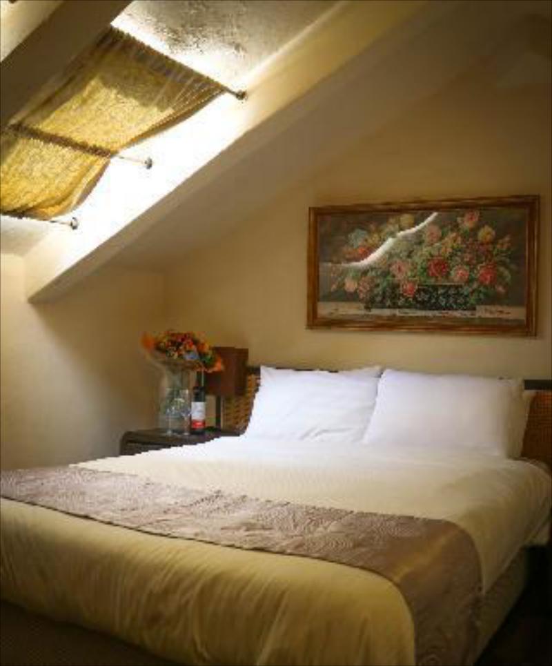 The Colony Hotel - image 6