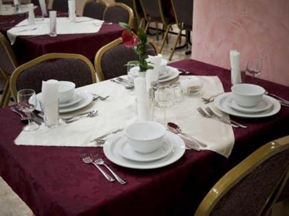 Victoria Hotel - image 11