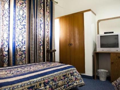 Victoria Hotel - image 17