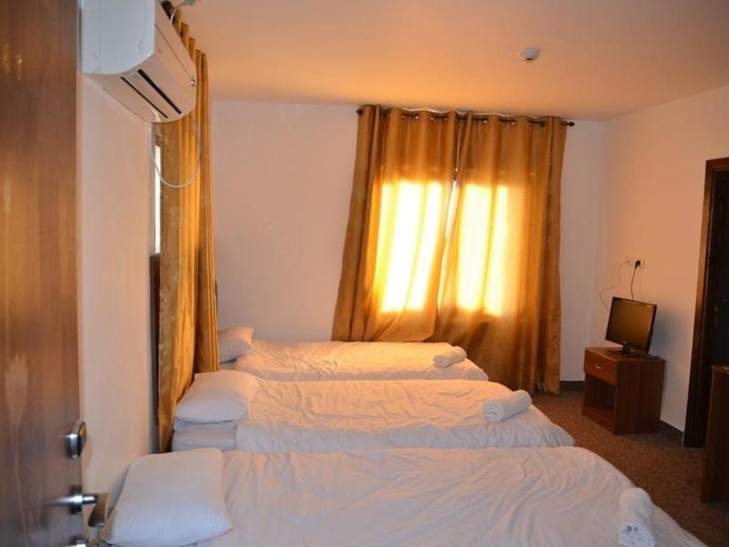 Jerusalem Metropole Hotel - image 2