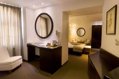 Golden Walls Hotel - image 10