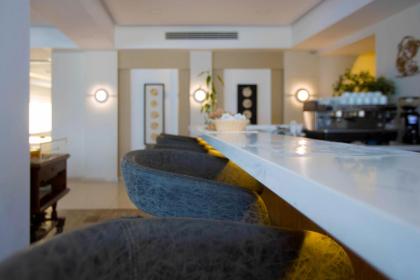 Golden Walls Hotel - image 28