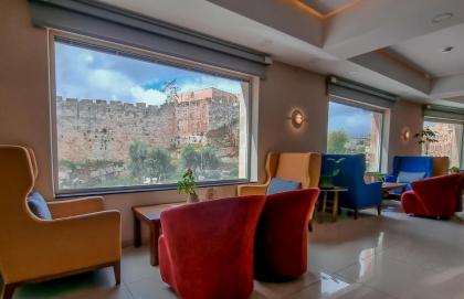 Golden Walls Hotel - image 5