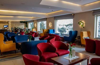 Golden Walls Hotel - image 6