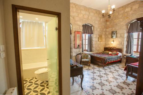 Jerusalem Hotel - image 6