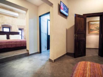 New Imperial Hotel - image 16