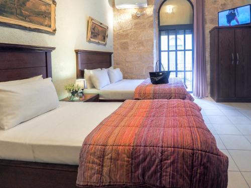 New Imperial Hotel - image 3
