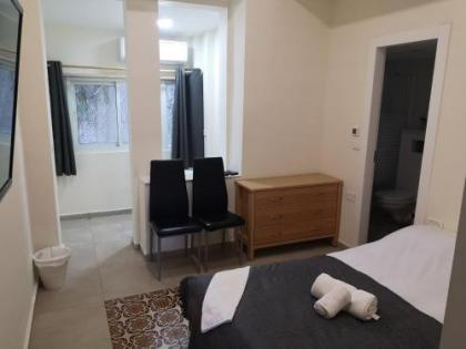 Allenby2 B&B - image 2