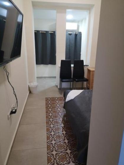 Allenby2 B&B - image 3