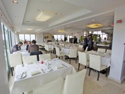 Legacy Hotel - image 18
