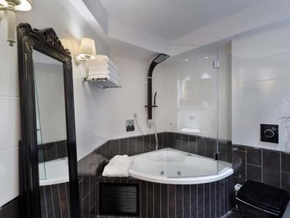 21st Floor Hotel - image 4