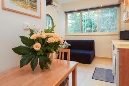 Colony Suites- Hananya St. - image 15