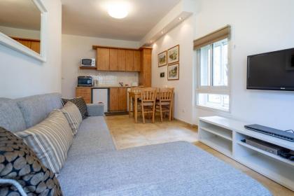 Colony Suites- Hananya St. - image 3