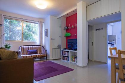 Colony Suites- Hananya St. - image 9