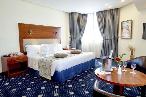 Ramada Jerusalem Hotel - image 2