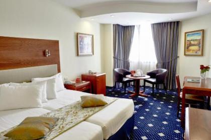 Ramada Jerusalem Hotel - image 8
