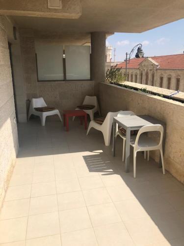 The Haneviim Court - Isrentals - image 2