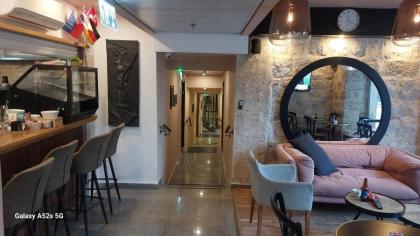 Heleni Hotel - image 3