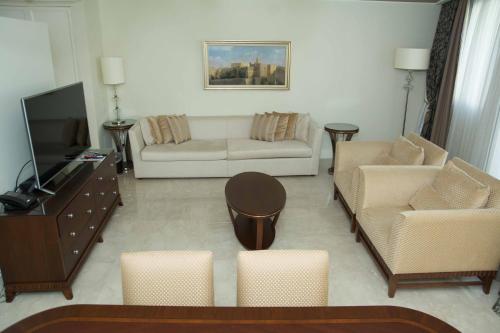 Waldorf Astoria Residences- Rental Israel - image 7