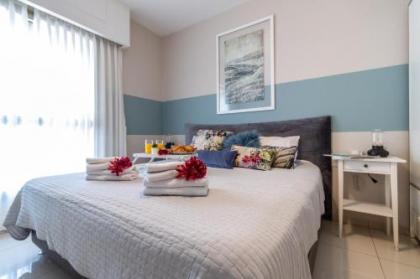 Luxury One-Bedroom Apartment/parking in city center - image 10