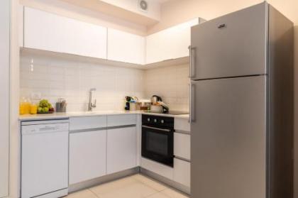 Luxury One-Bedroom Apartment/parking in city center - image 20