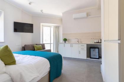 DEM Hotel - image 13
