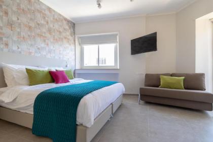DEM Hotel - image 17