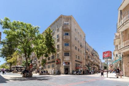 DEM Hotel - image 2