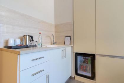 DEM Hotel - image 6