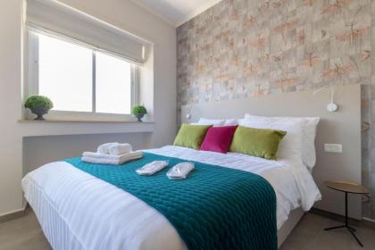 DEM Hotel - image 9