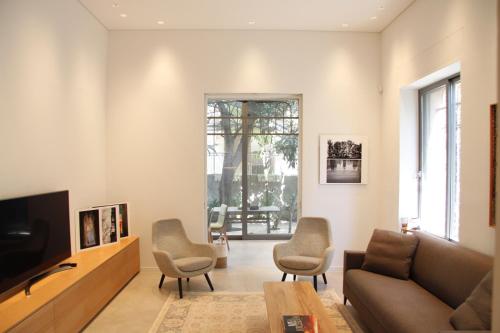 Ruth Suite - image 4